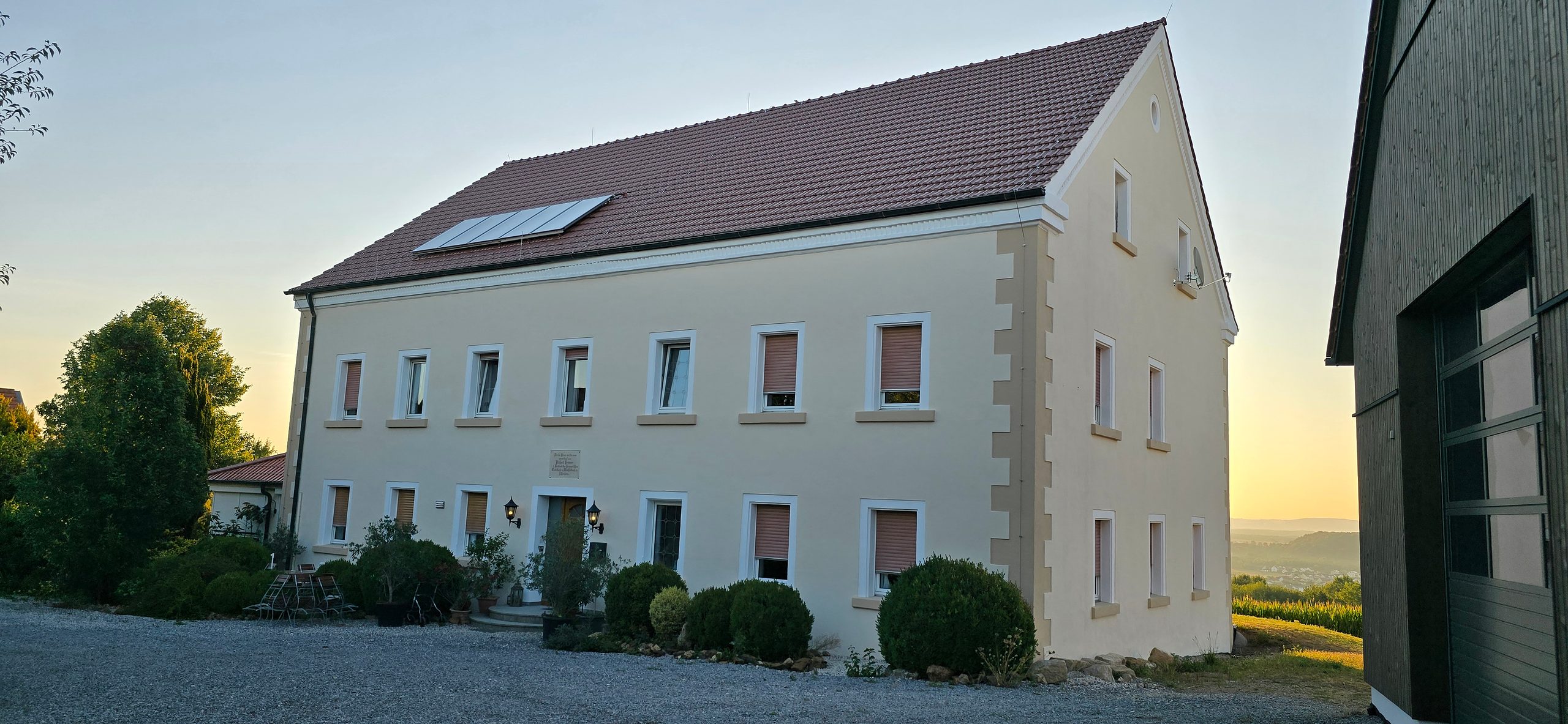 egidienhof-hausansicht-einfahrt